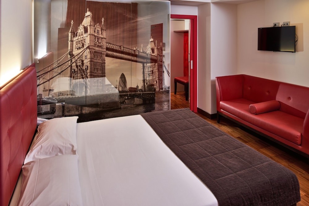 

Catania - Montano Lucino - Hotel Cruise