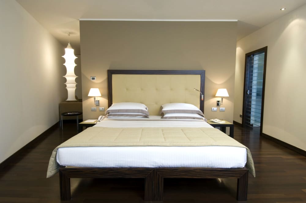 

Roma - Como - Hotel Cruise
