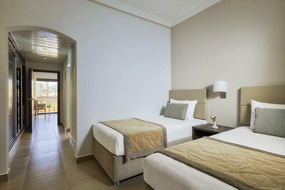 

Milano - Coraya Bay - Jaz Solaya