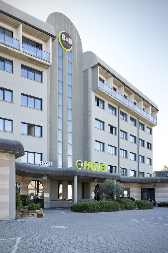 

Lamezia Terme - Bologna - B&B Hotel Bologna