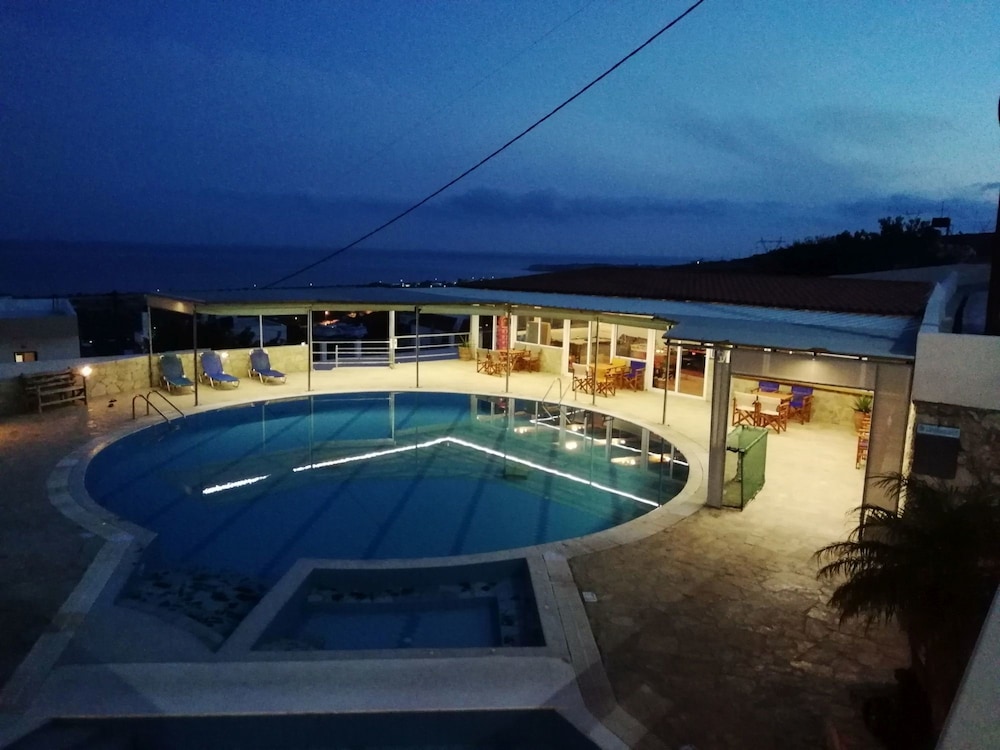 

Roma - Achlia - Creta Suites