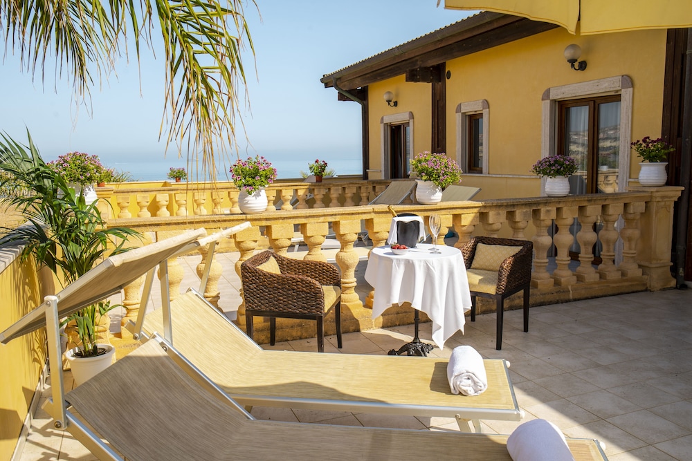 

Verona - Realmonte - Hotel Villa Romana