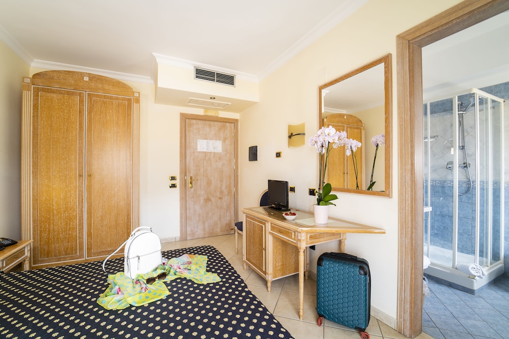 

Milano - Realmonte - Hotel Villa Romana