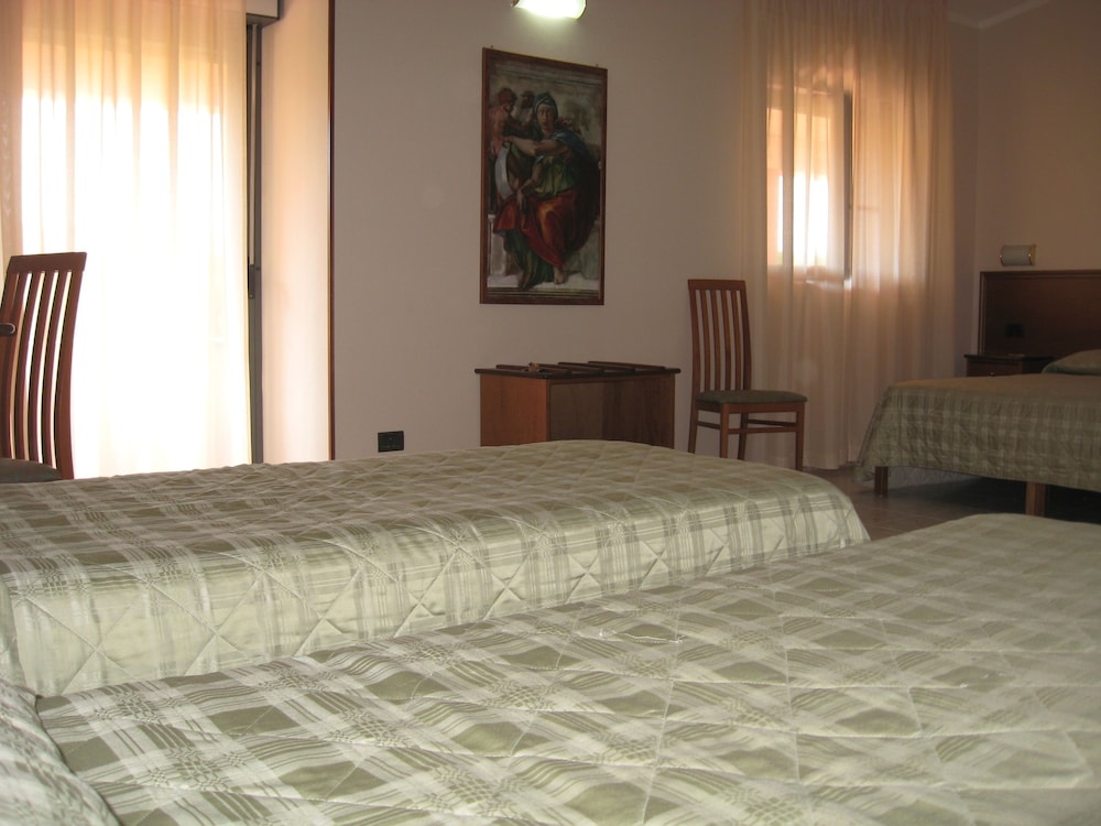 Pausania Inn