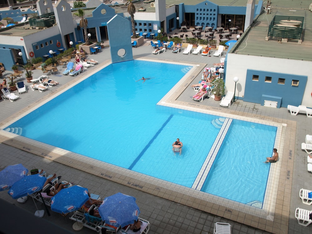 

Trieste - La Valletta - The St. George’s Park Hotel