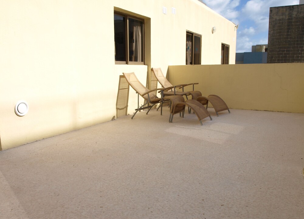 

Verona - La Valletta - The St. George’s Park Hotel