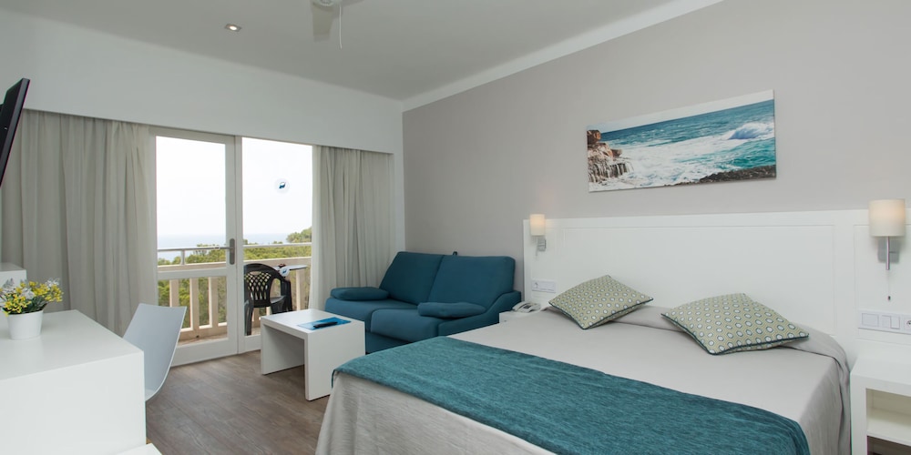 

Cagliari - Cala D'Or - Hotel Pinos Playa