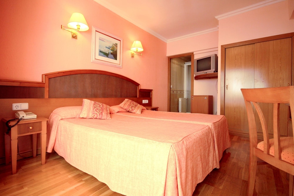

Bari - El Arenal - Hotel Manaus