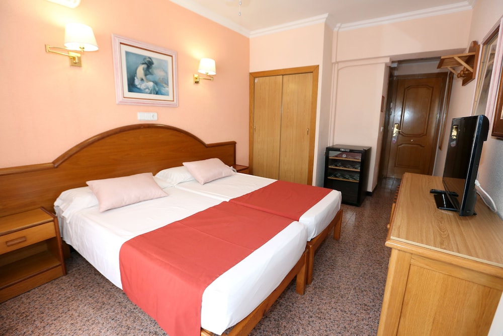 

Bari - El Arenal - Hotel Manaus
