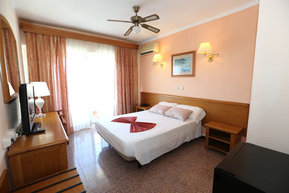 

Milano - El Arenal - Hotel Manaus