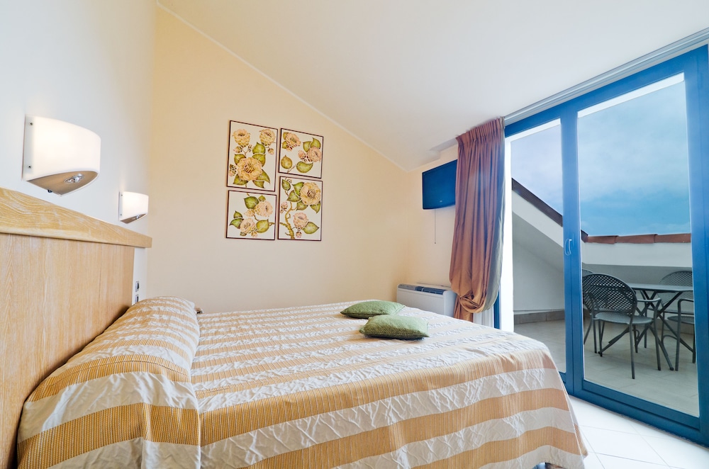 

Milano - Sanremo - Castellaro Golf Resort
