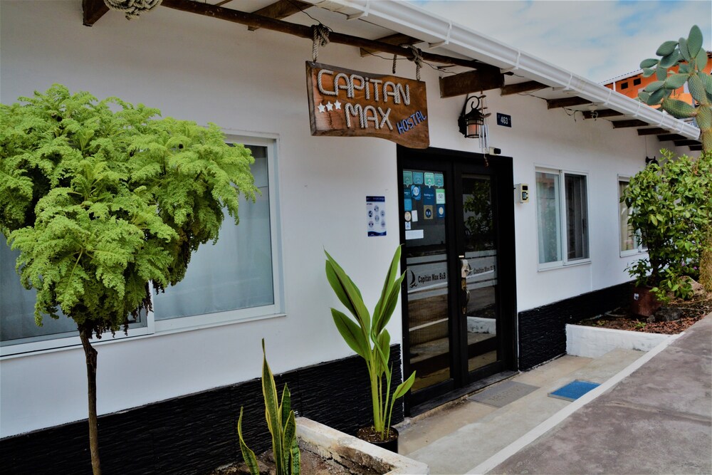 

Milano - Puerto Ayora - Capitan Max B&B