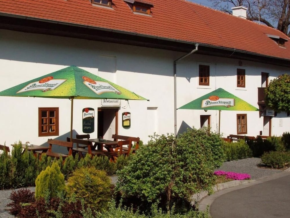 

Trieste - Praga, Aeroporto Václav Havel - Hotel Meritum