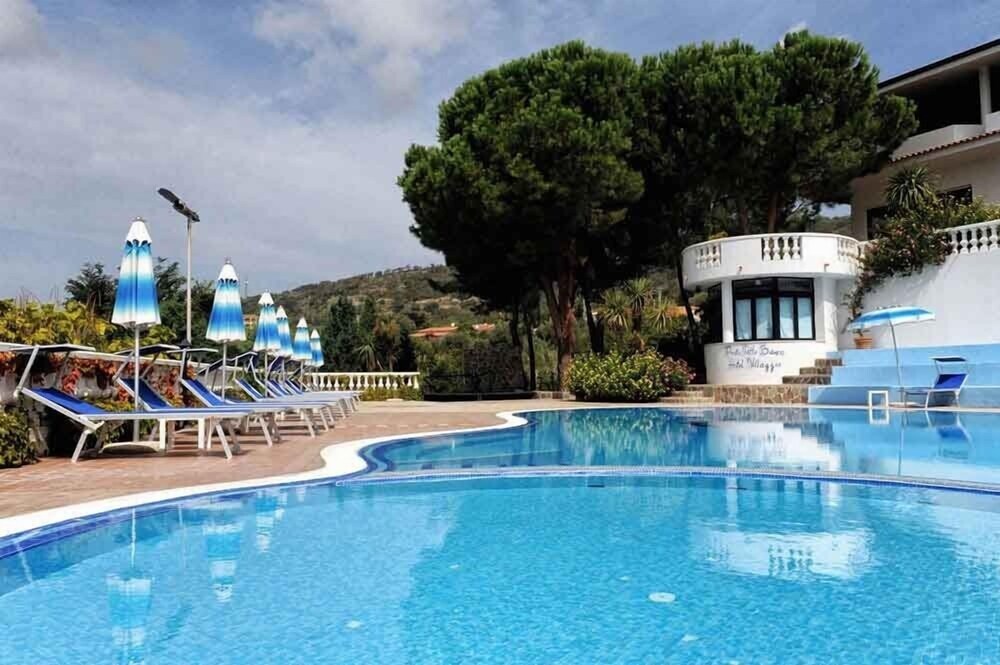 

Venezia - Capo Vaticano - Villaggio Pineta Petto Bianco