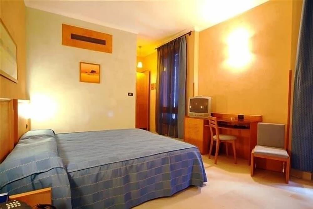 

Milano - Melito di Napoli - Hotel Eden