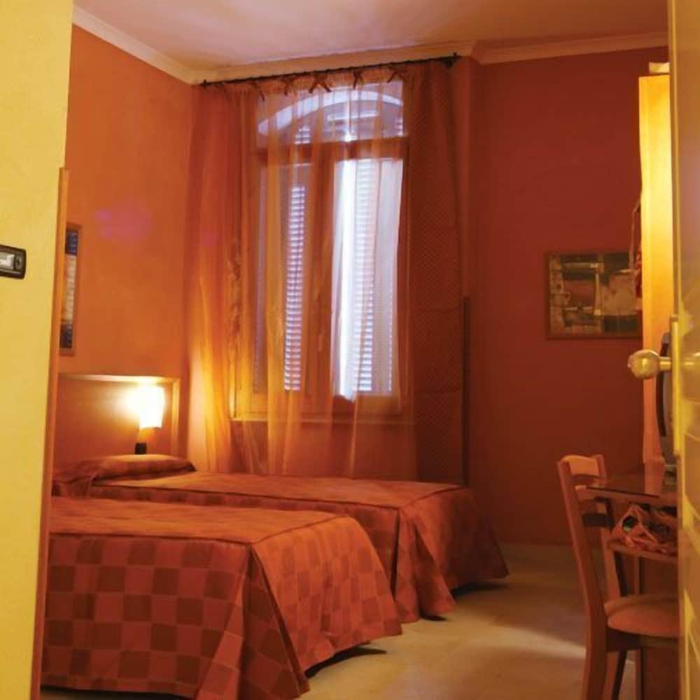 

Milano - Melito di Napoli - Hotel Eden