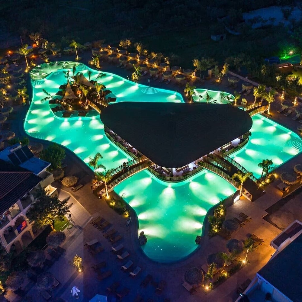 

Bologna - Alikanas - Letsos Hotel