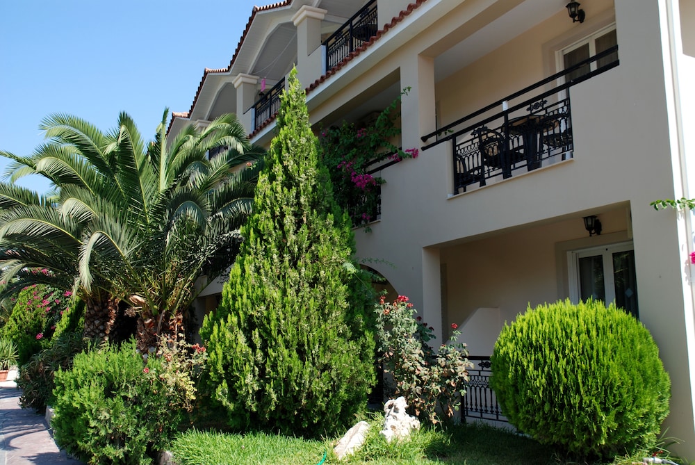 

Milano - Amoudi - Letsos Hotel