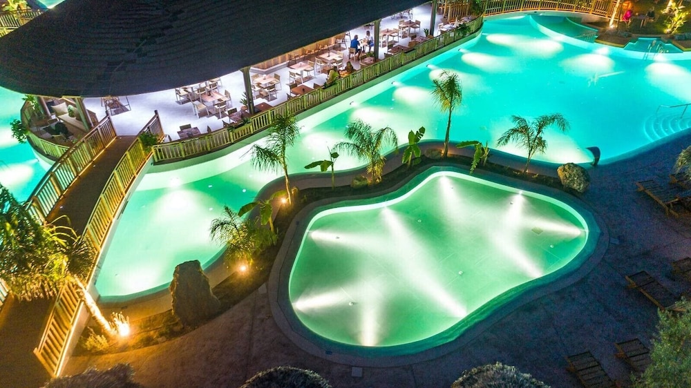 

Bologna - Alikanas - Letsos Hotel