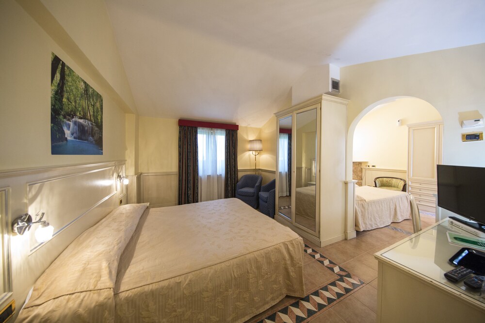 

Torino - Castel di Decima - Mancini Park Hotel