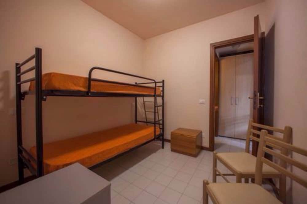 

Bari - Moniga del Garda - The Garda Village