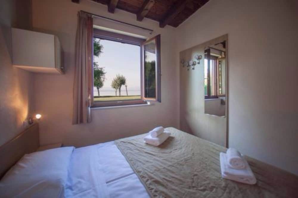 

Napoli - Sirmione - The Garda Village