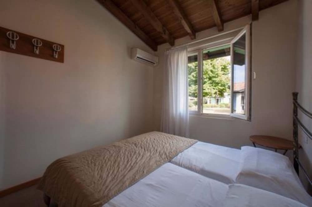

Bari - Desenzano del Garda - The Garda Village