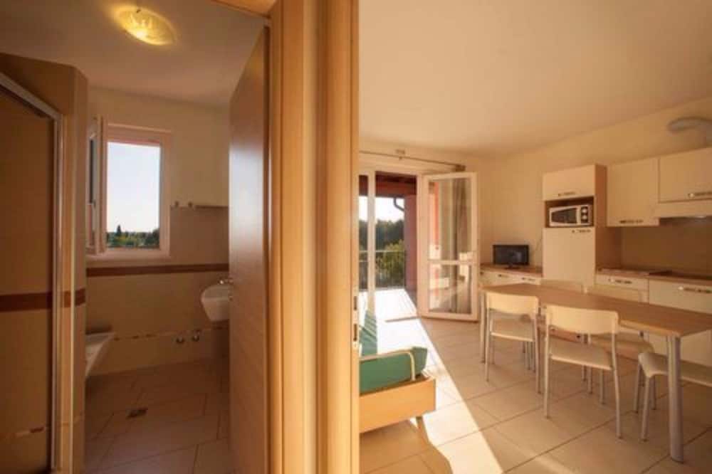 

Salerno - Sirmione - The Garda Village