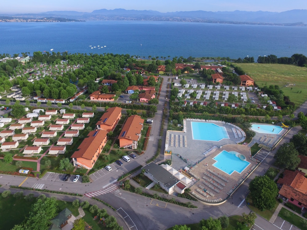 

Milano - Desenzano del Garda - The Garda Village