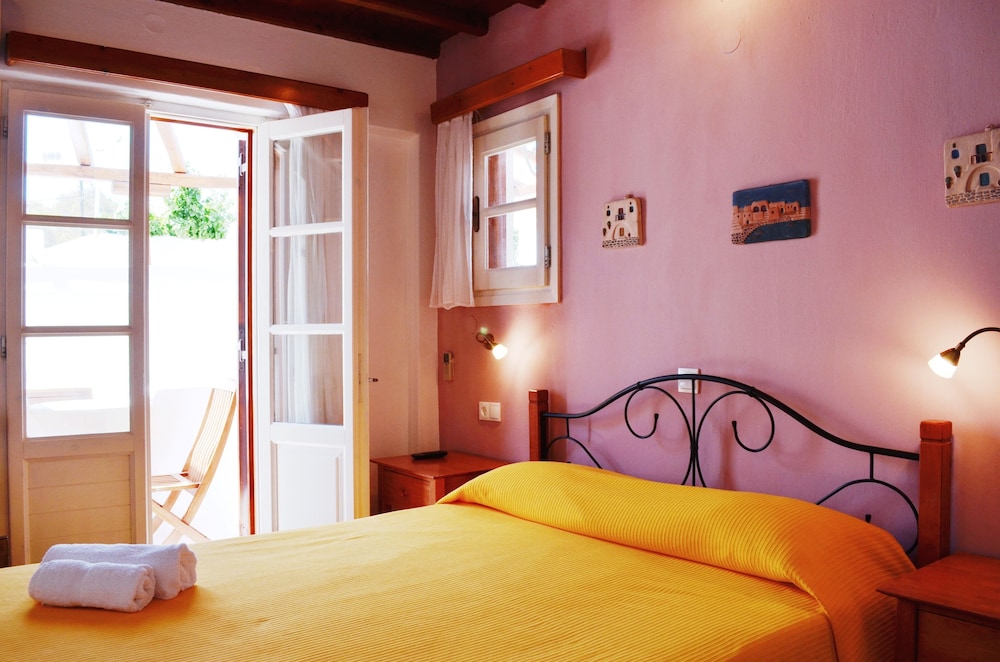 

Venezia - Ano Mera - Villa Pinelopi