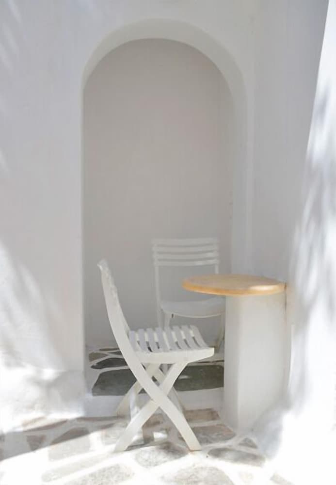 

Napoli - Agios Sostis Mykonos - Villa Pinelopi