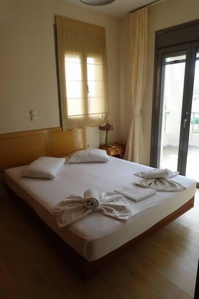 

Roma - Agios Fokas - Hercules Hills Sea View Villas