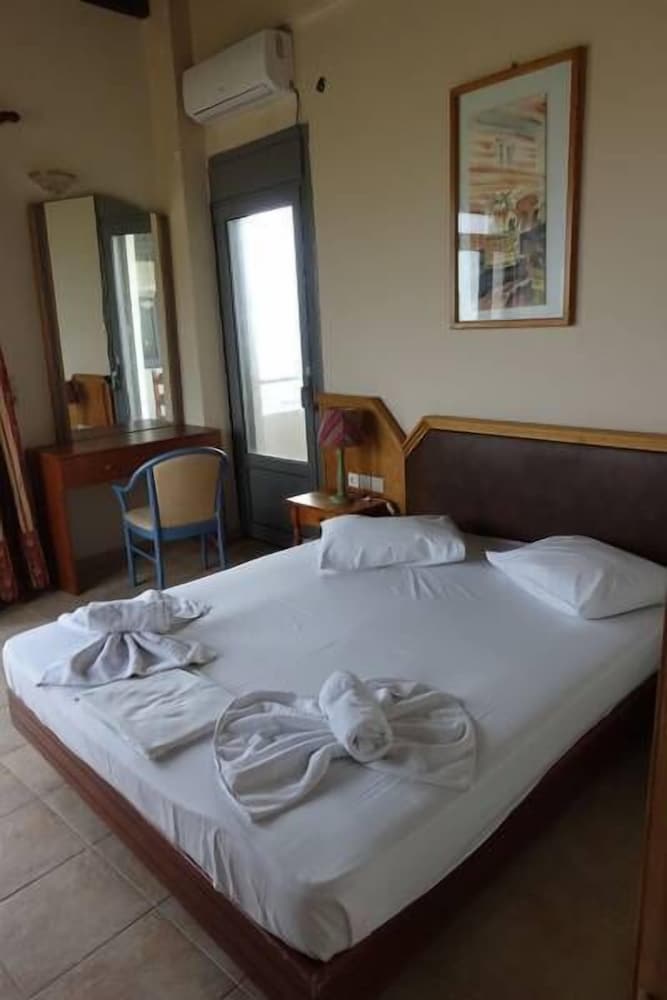 

Milano - Agios Fokas - Hercules Hills Sea View Villas