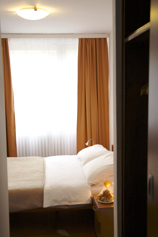 

Roma - Belgrado - Hotel Srbija