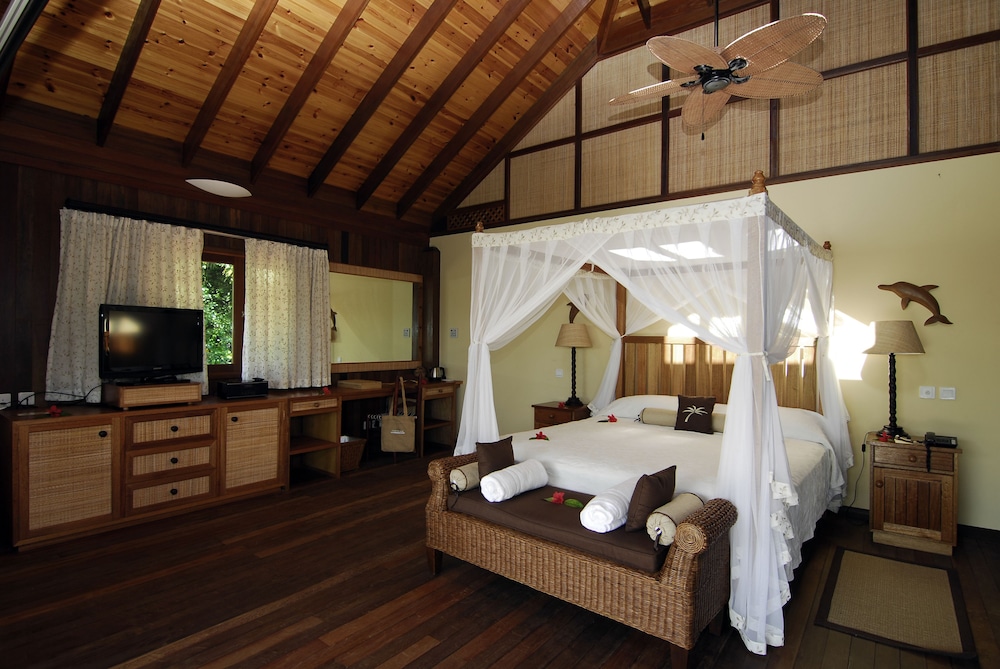 

Bari - St Anne Island - Cerf Island Resort