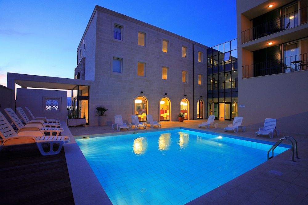 

Milano - Splitska, Brazza - Hotel Lipa