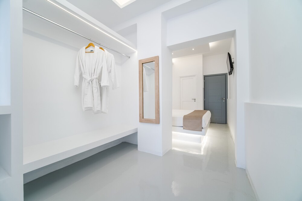 

Roma - Santorini, Isole Greche - Cape Sisu Suites
