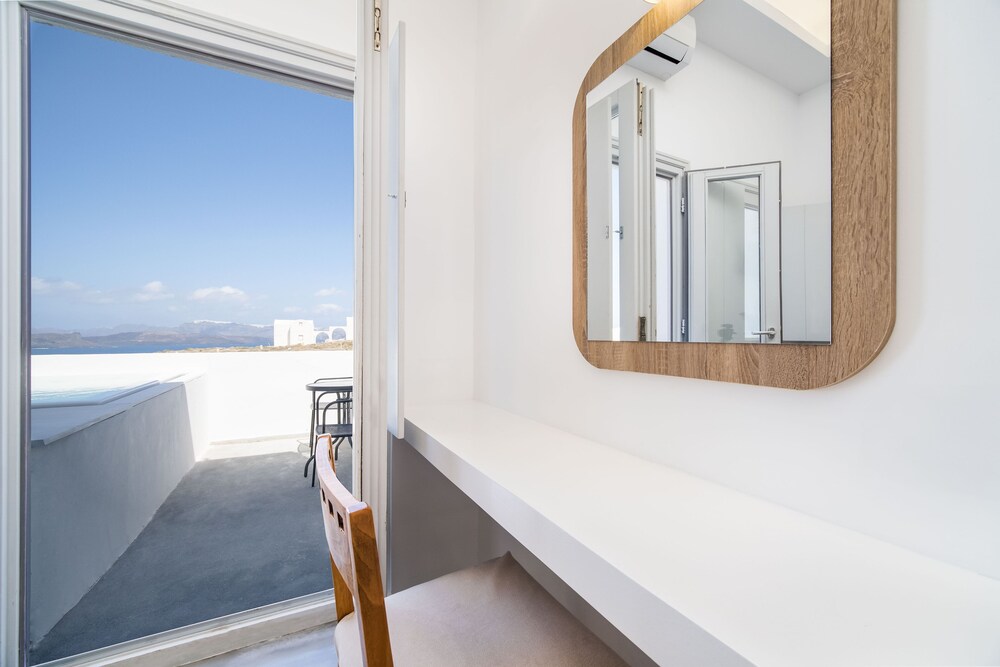 

Milano - Perivolos - Cape Sisu Suites