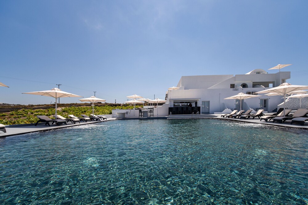 

Napoli - Thirasía - Serenità Luxury Suites