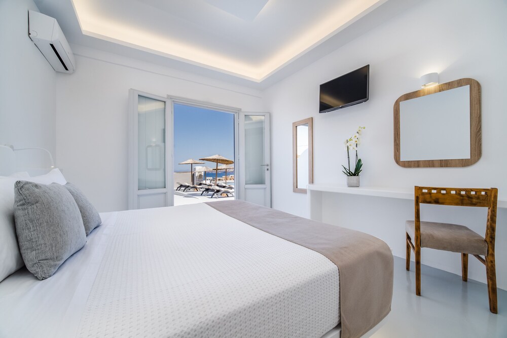 

Venezia - Thirasía - Cape Sisu Suites