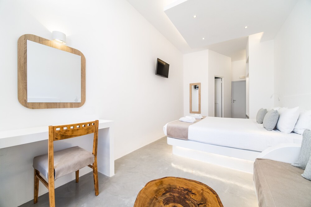 

Venezia - Thirasía - Serenità Luxury Suites