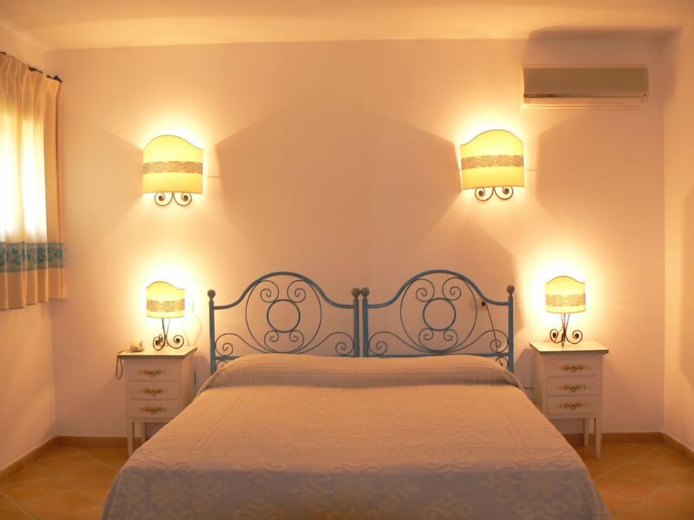 

Torino - Sant'Antonio di Gallura - Hotel Relais Valkarana