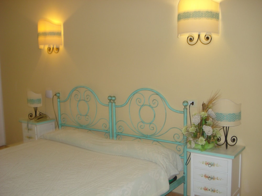 

Napoli - Arzachena - Hotel Relais Valkarana