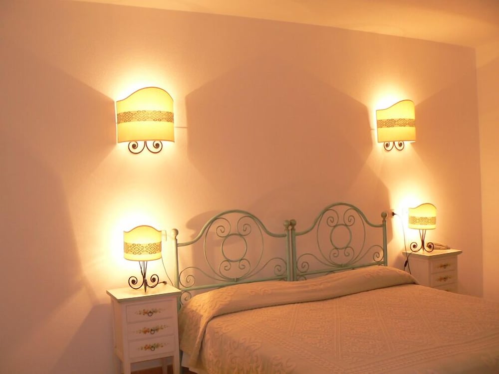 

Torino - Sant'Antonio di Gallura - Hotel Relais Valkarana