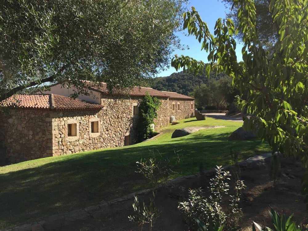 

Roma - Arzachena - Hotel Relais Valkarana
