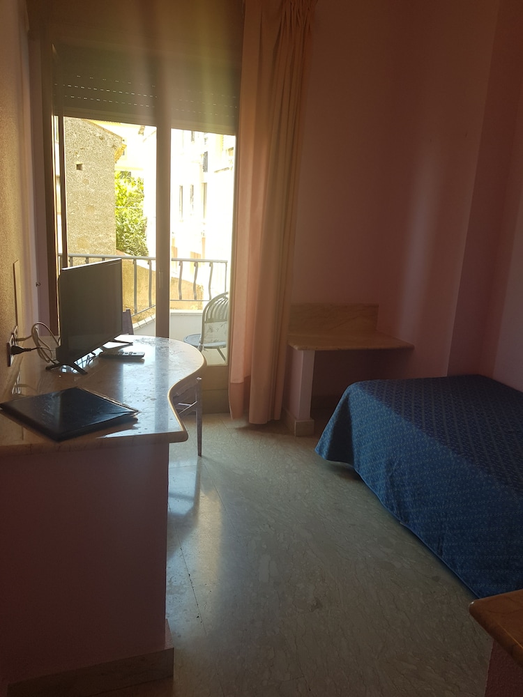 

Ancona - Taormina - Hotel Vello d'Oro