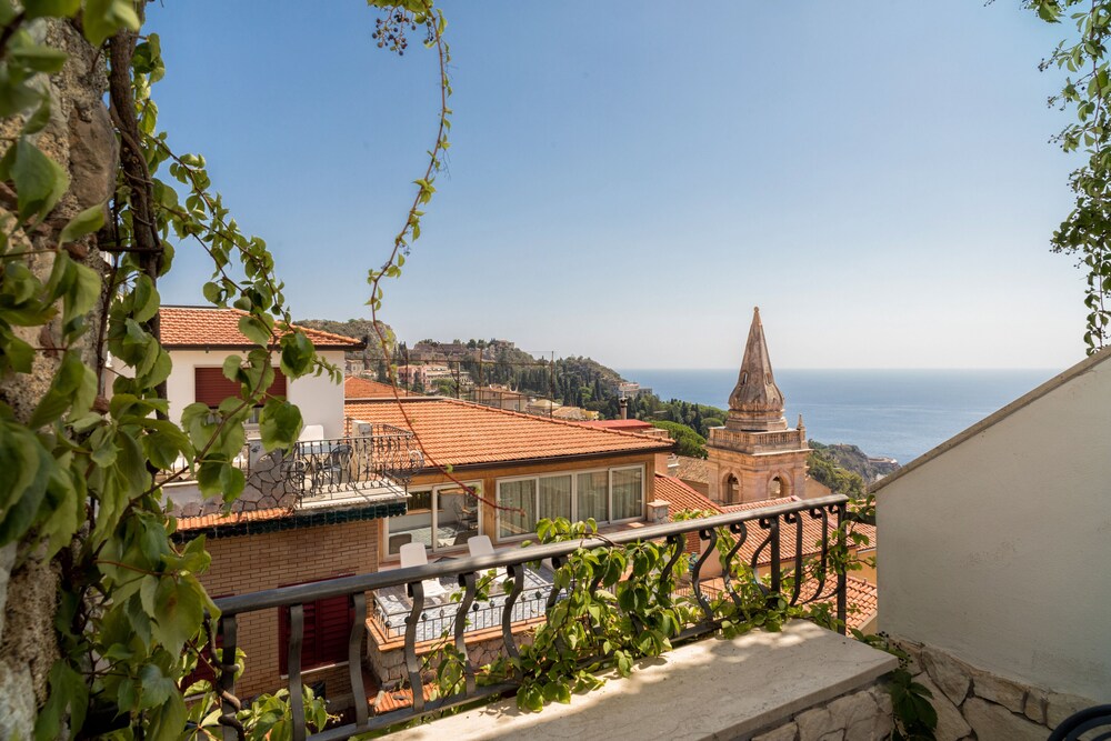 

Forlì - Giardini Naxos - Hotel Vello d'Oro