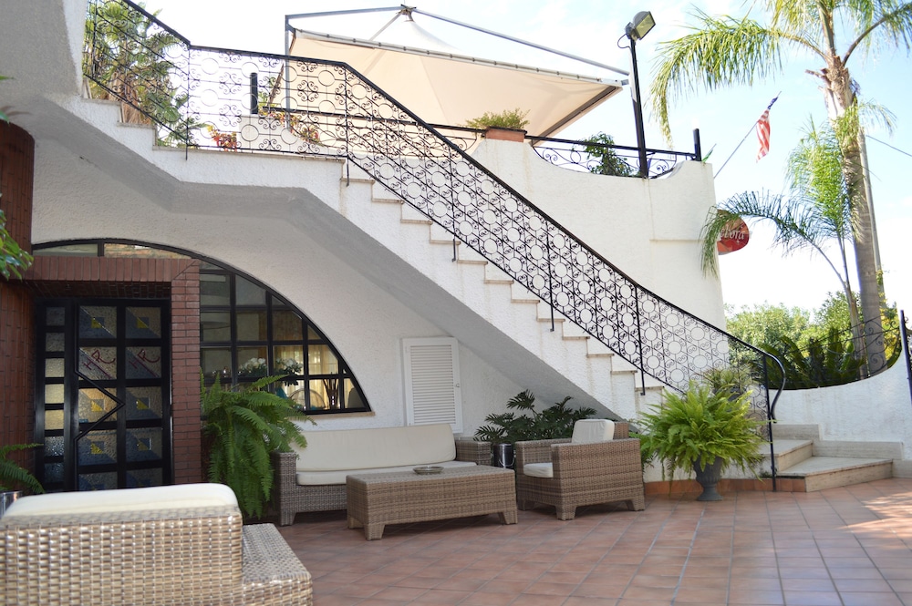

Milano - Villafranca Tirrena - Hotel Redebora