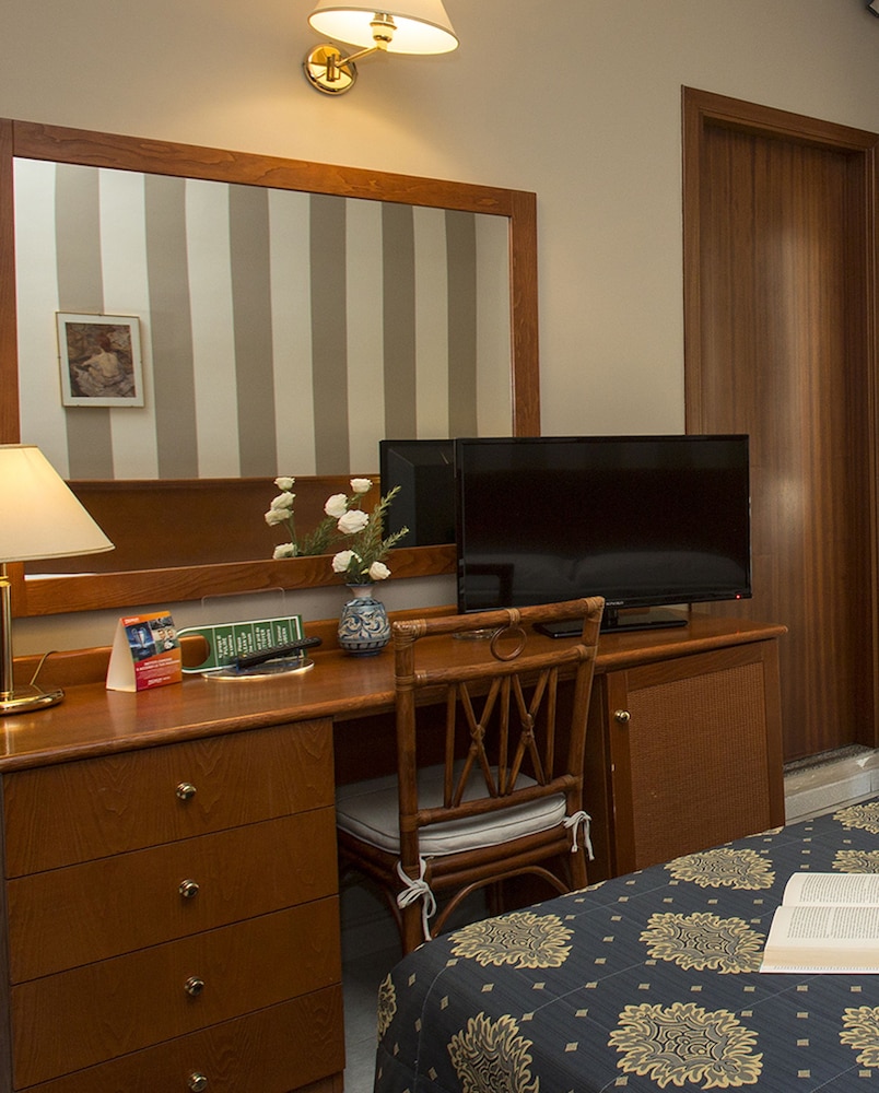 

Verona - Villafranca Tirrena - Hotel Redebora