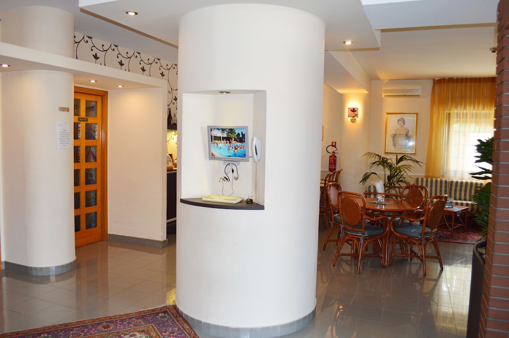 

Roma - Monforte San Giorgio Marina - Hotel Redebora